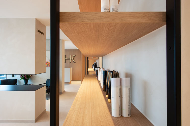 Étagères résistantes aux rayures, fabriquées en Master Oak avec une structure en chêne profond